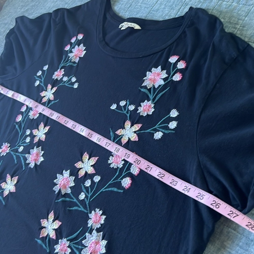 100% Cotton Embroidered Floral Short Sleeve Top Black| Plus Size 3X - Picture 8 of 9